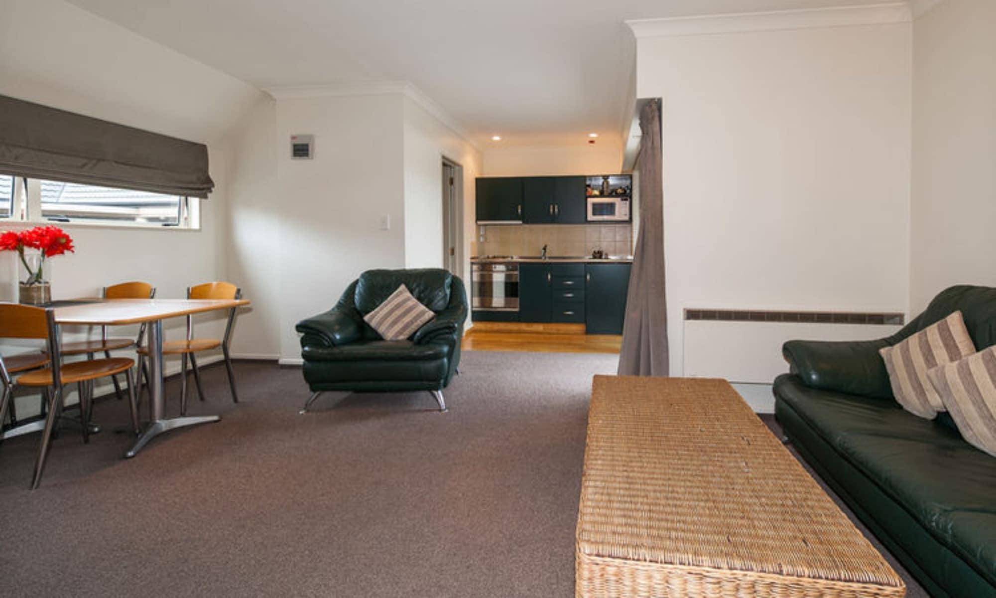 Colombo In The City Christchurch Bagian luar foto A typical apartment at the hotel