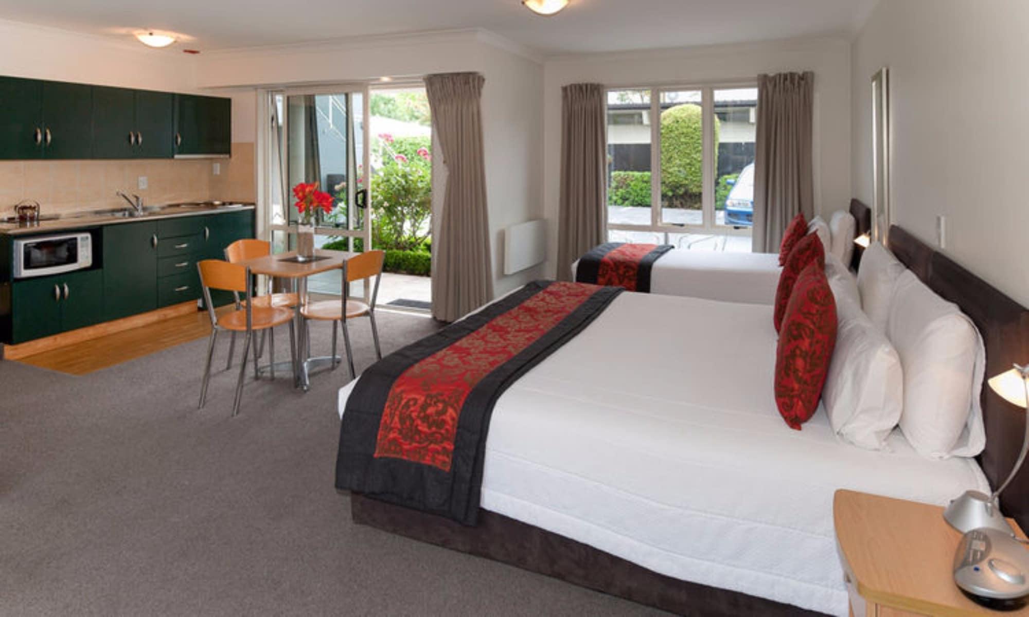 Colombo In The City Christchurch Bagian luar foto A typical studio apartment