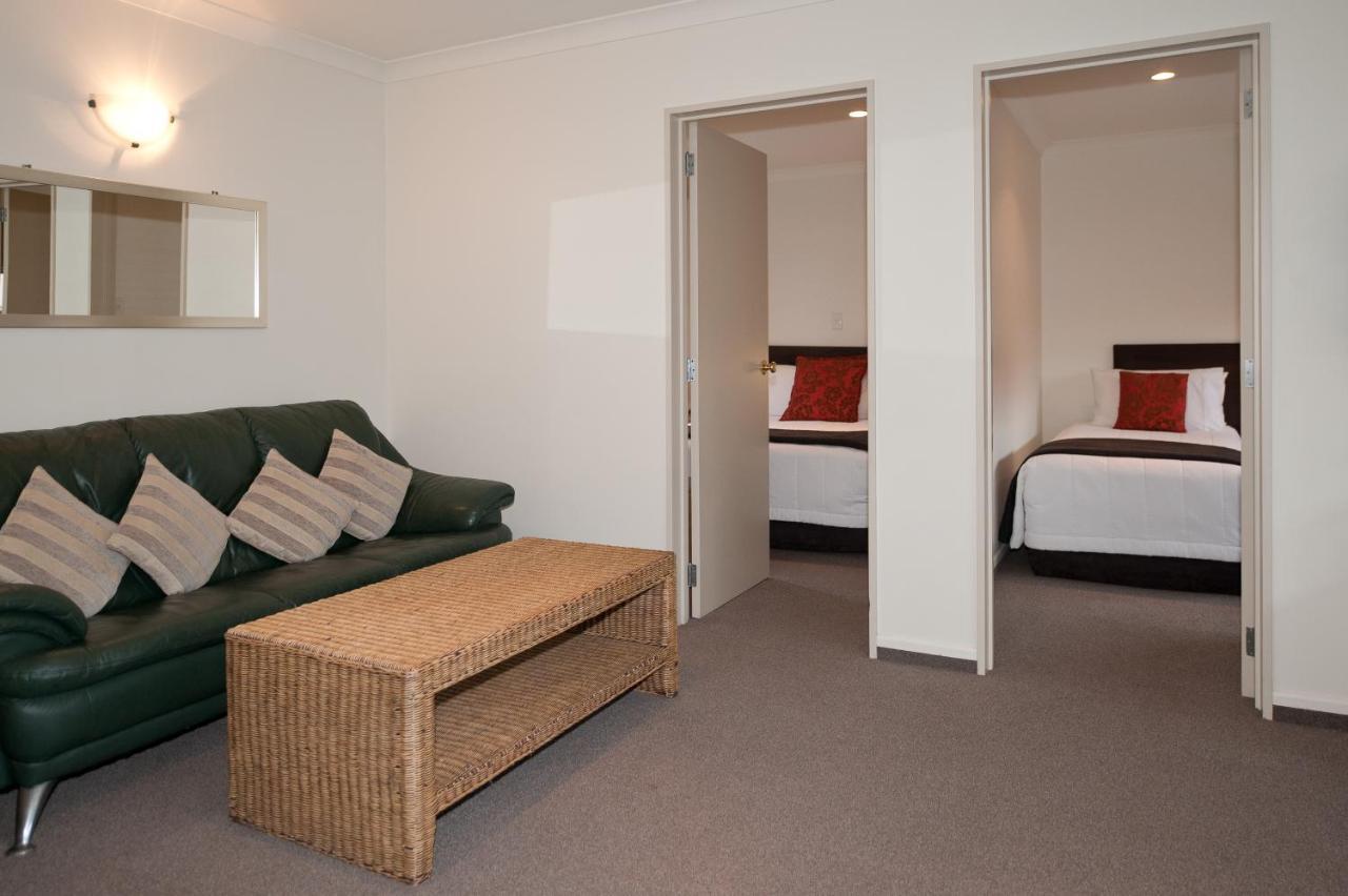 Colombo In The City Christchurch Bagian luar foto A typical two bedroom apartment